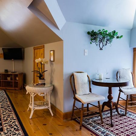 A Hidden Gem Bed And Breakfast Windsor Exterior photo