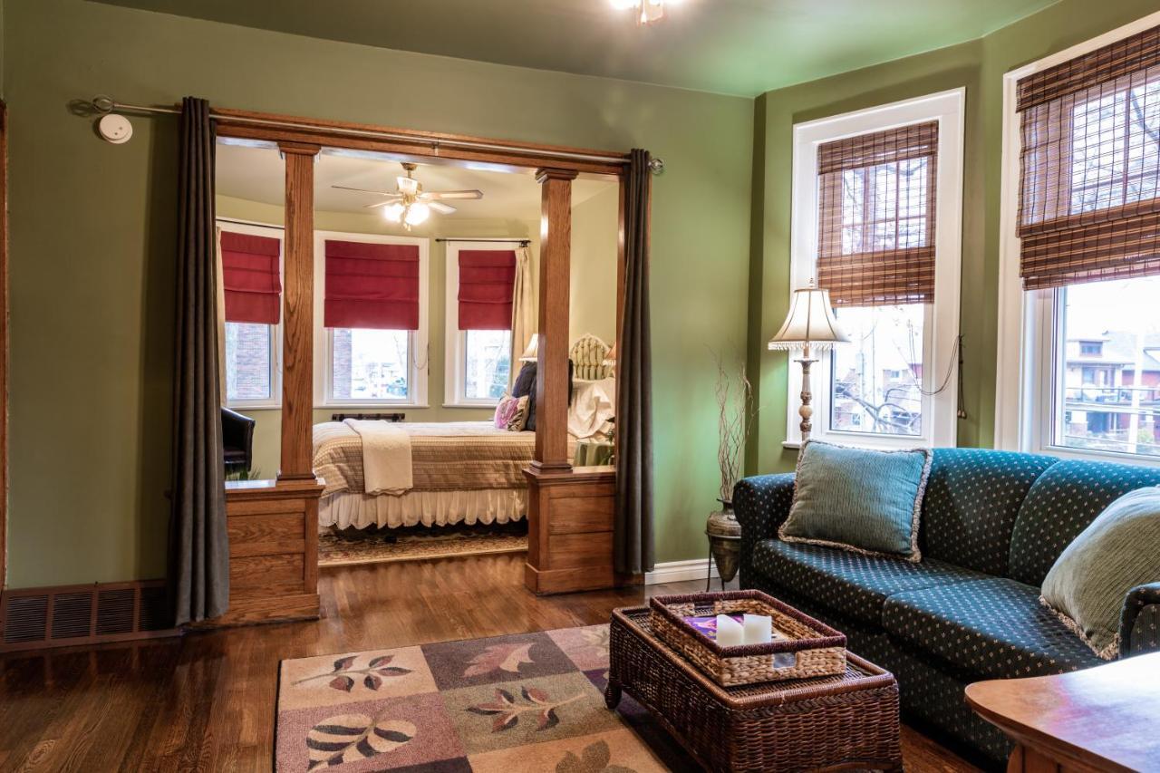 A Hidden Gem Bed And Breakfast Windsor Exterior photo