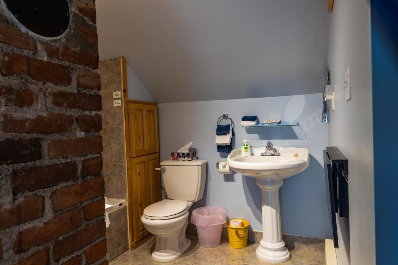 A Hidden Gem Bed And Breakfast Windsor Exterior photo