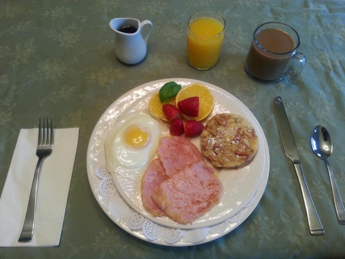 A Hidden Gem Bed And Breakfast Windsor Exterior photo